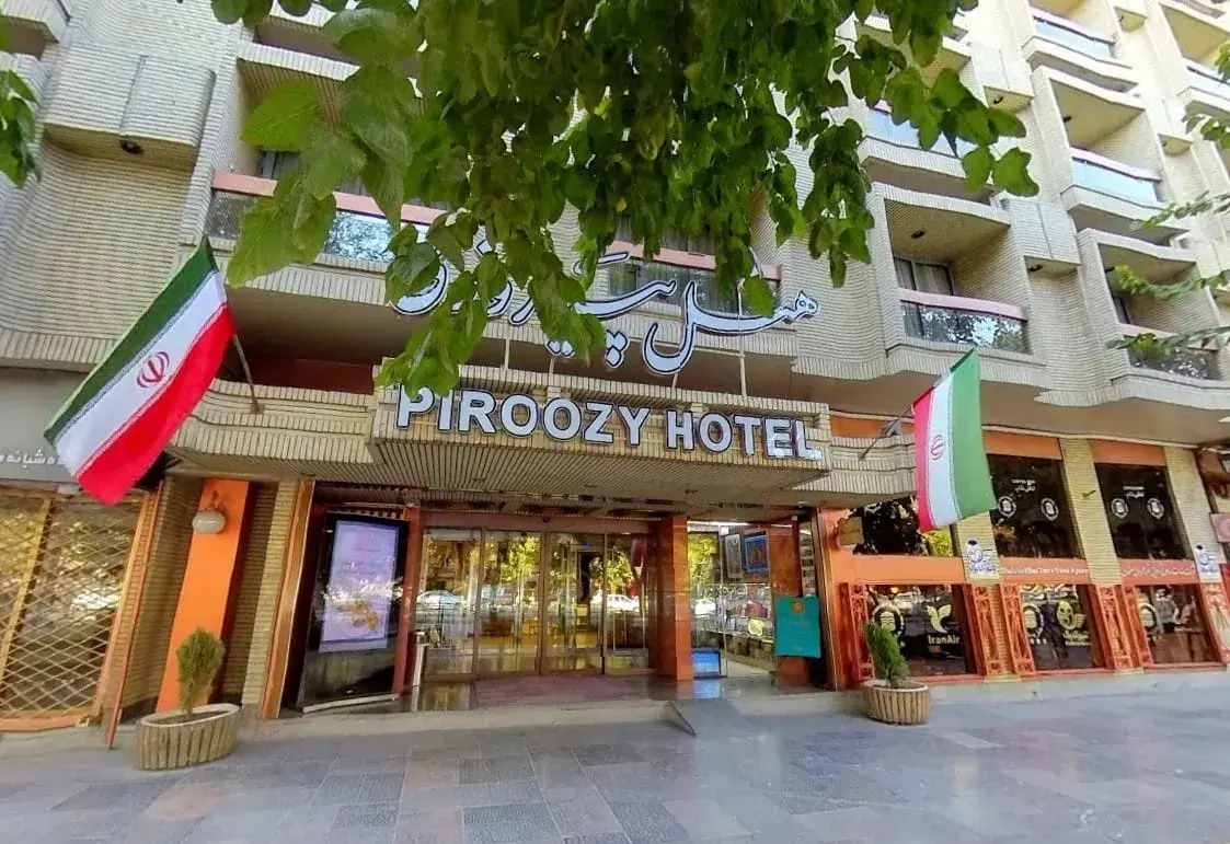 Piroozy Hotel