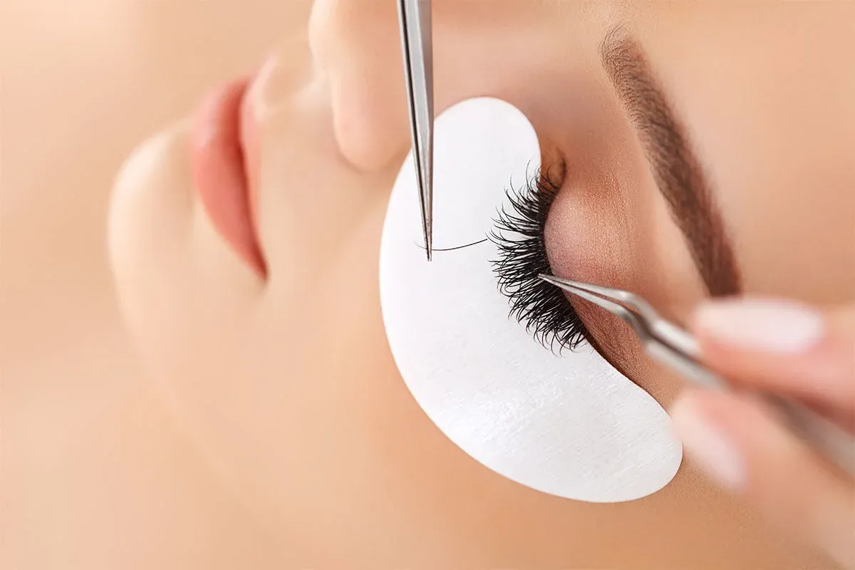 Eyelash Extensions: Pros & Cons