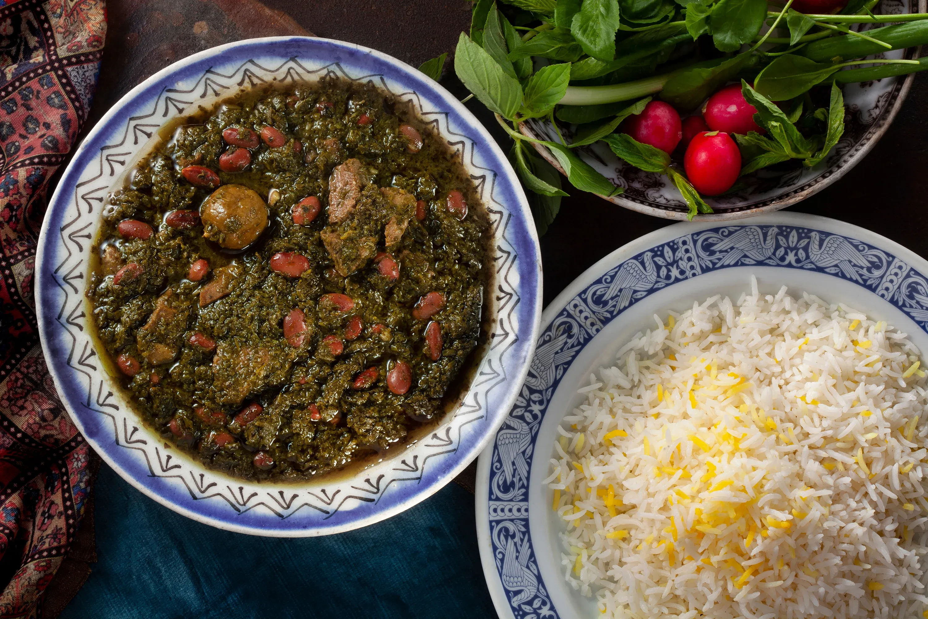 Explore the best traditional Iranian cuisine