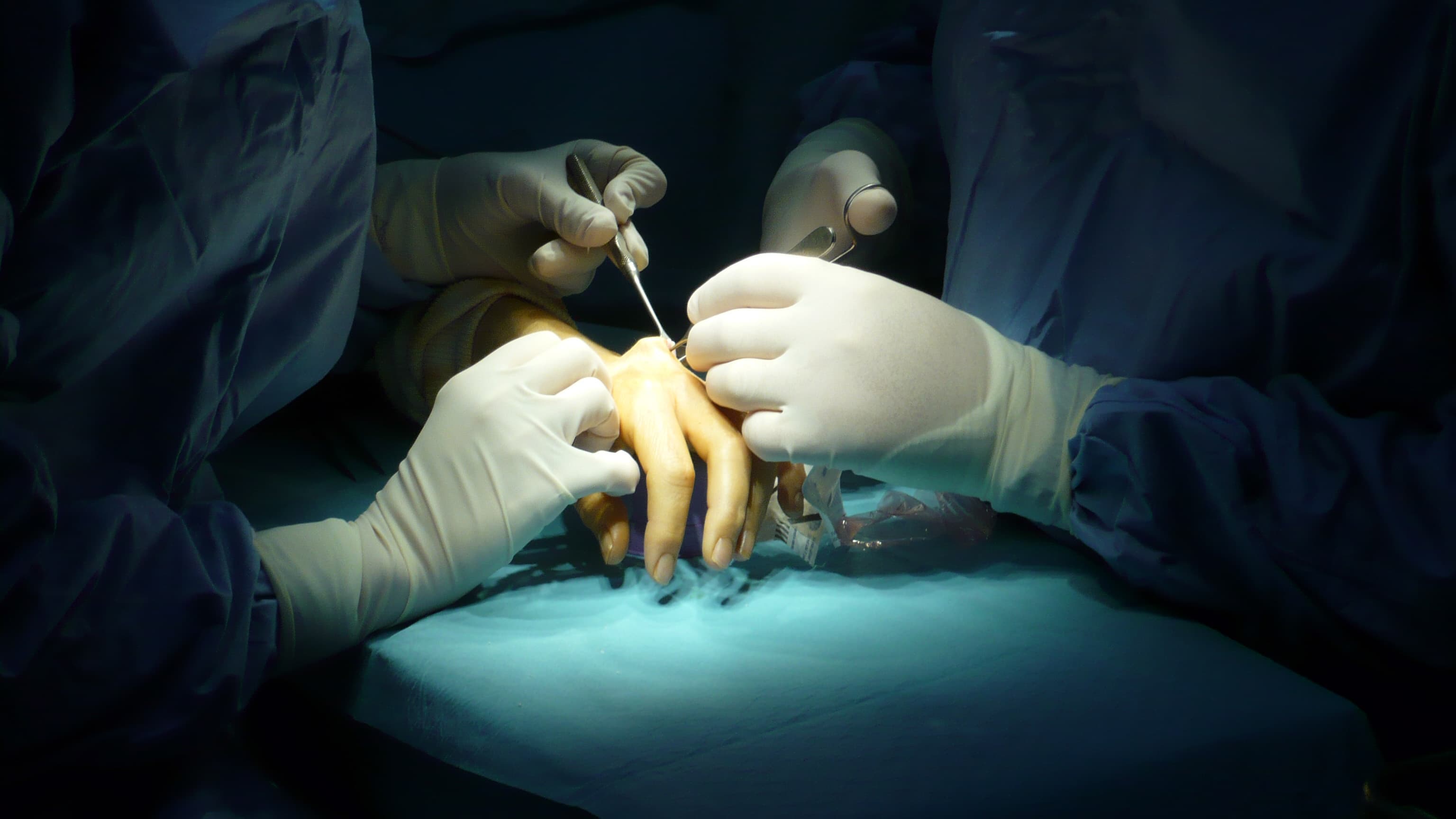 How are peripheral nerve injuries diagnosed?